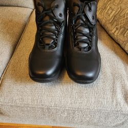 Mens Reebok Boots New Size 10.5