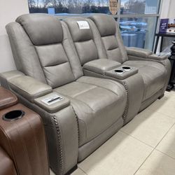 💪The Gray Man-Den Power Reclining Loveseat With Console/Sofa Available 