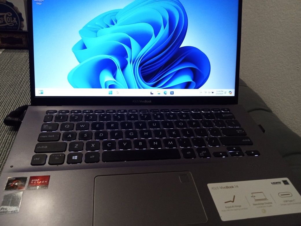 Asus Vivobook 14 Inch,1TB +256GB SSD'S,Ryzen 3
