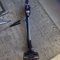 Shark DuoClean Vacuum – Powerful & Lightweight