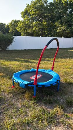 Little Tykes 3’ kids trampoline
