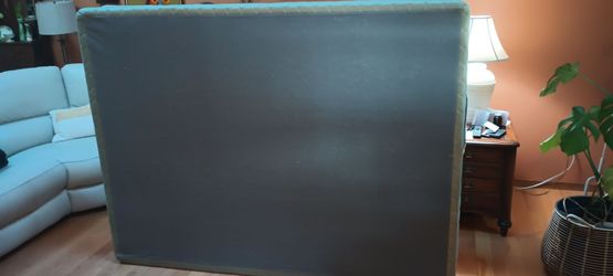 Free queen box spring mattress foundation