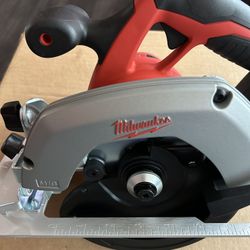 18 v circular saw milwaukee 