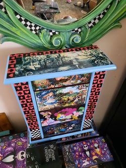 Alice in wonderland jewelry box