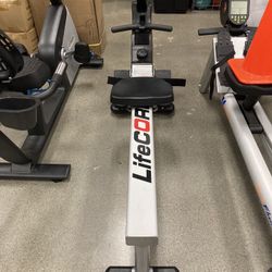 Lifecore Rowing Machine