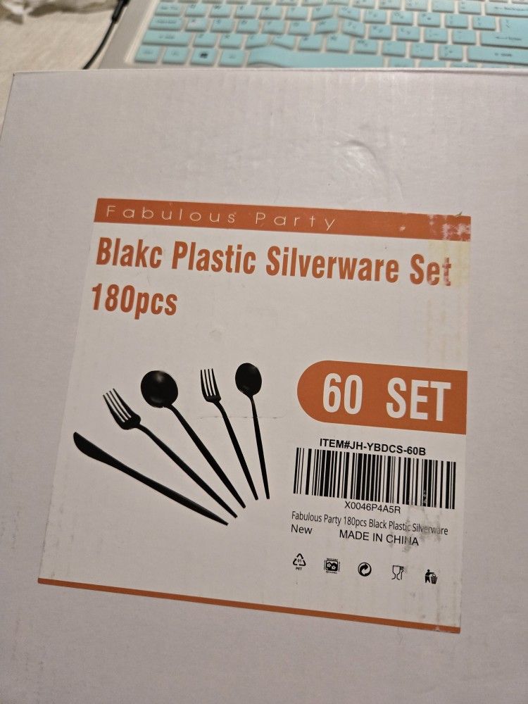 180 piece cutlery set - black