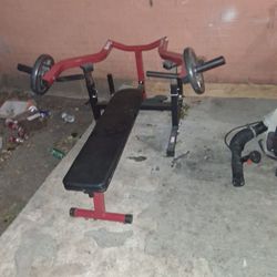 This item is a GMWD chest press machine with independent converging arms and an adjustable bench.