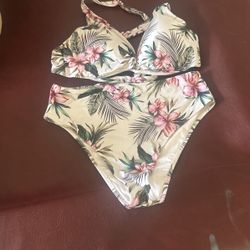 Bikini 34D top medium bottom