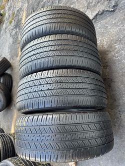 Set of 4 nice HANKOOK Dynapro 275/55/20 ( We install & Balance)