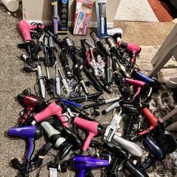 Hair Dryer’s, Hair Straight And Hair Curly 12$ For Each Like New 