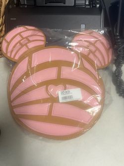 Mickey shape concha crossbody