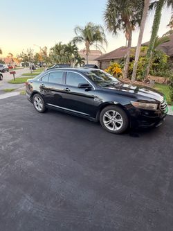 Ford Taurus - 2015