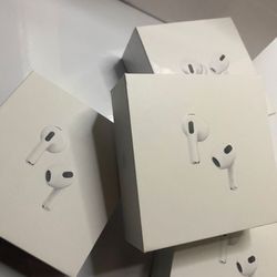 Airpods 3rd Gen   Send Your Best Offers‼️