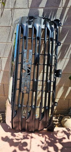 GMC Sierra 1500 GRILL