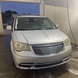 2011 Chrysler Town N Country 