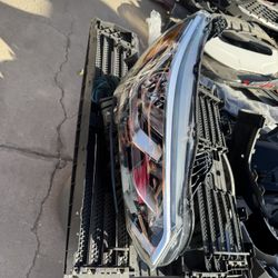 Nissan Sentra Right Headlight 