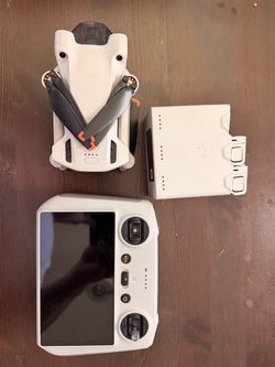 Dji mini 3 pro with batteries and remote