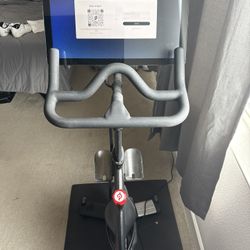 Pelaton Bike w/ Wide Padded Seat