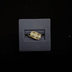 10k Gold Lady Diamond Ring