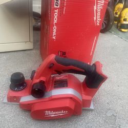 Milwaukee M18 18V Lithium-Ion Cordless 3-1/4 in. Planer (Tool-Only)