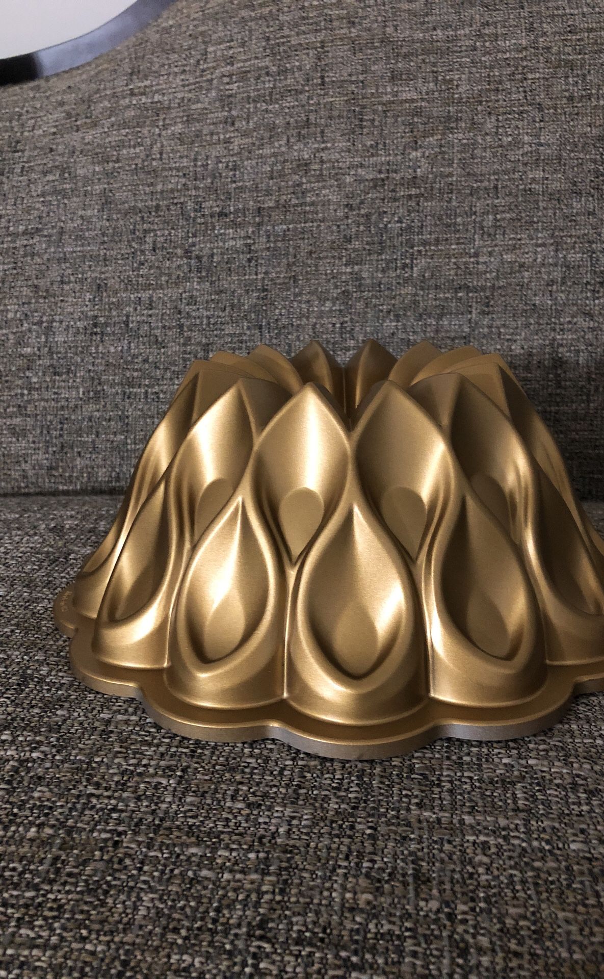 Not available Nordic Ware Crown Bundt pan. Please see all the pictures and read the description