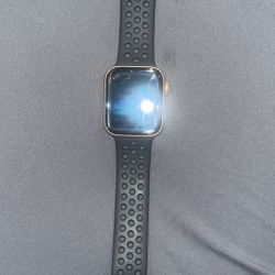 Rose Gold Apple Watch SE