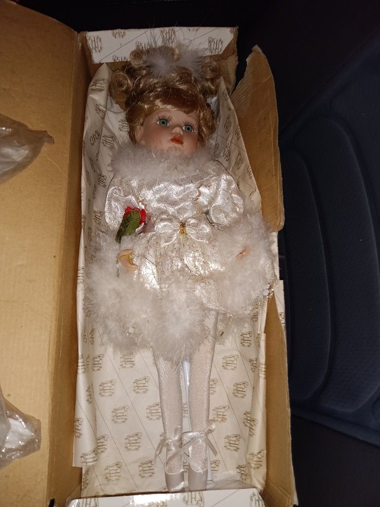 DOLL/ MAKE OFFER 