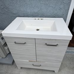 30" Bathroom sink and vanity