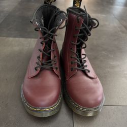Doc Martin kids boot Size 4