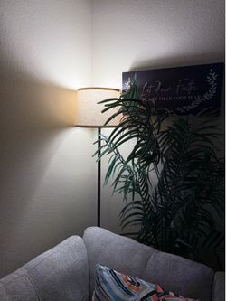 5-Foot Modern Floor Lamp with Linen Shade – Black Metal Stand
