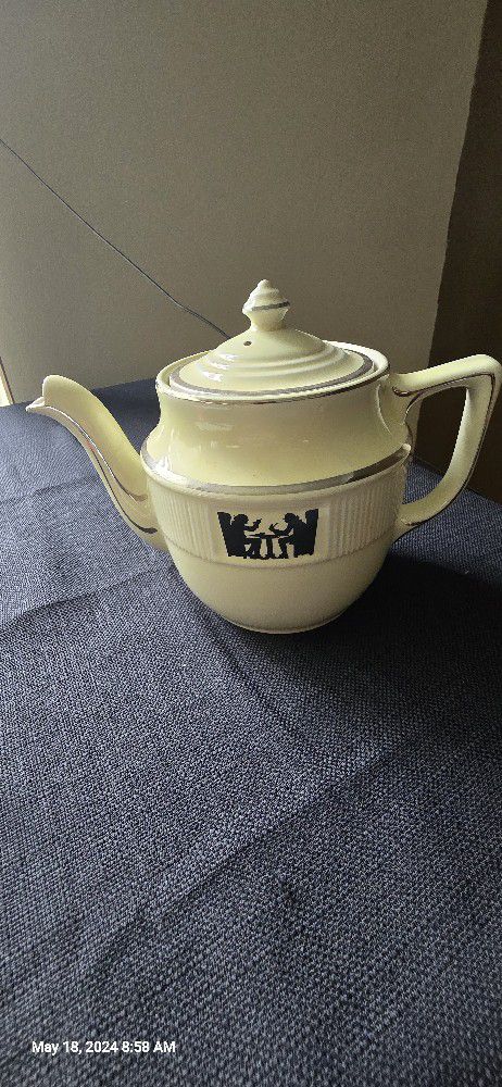 1930's Hall's Teapot 