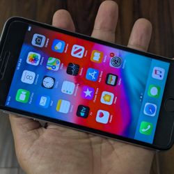 Apple iPhone 6 Plus 64GB in Near Mint Condition - Carrier Celcom