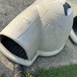 dog houses 