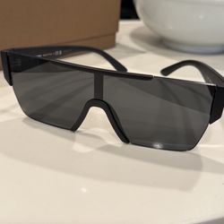 Burberry Sun Glasses Authentic 