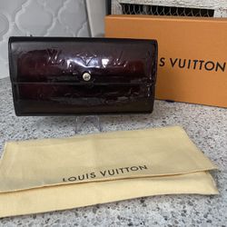  LOUIS VUITTON Amarante Monogram Vernis Sarah Wallet 