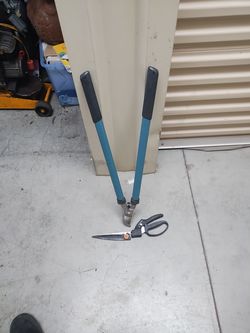 Pair of yard clippers