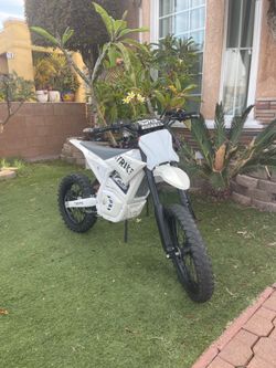 Strike Throne 60v