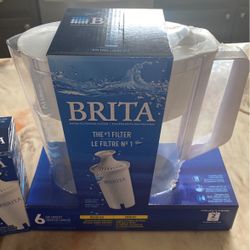 BRITA Water Pitcher With Filter   Plus Three Extra Filters