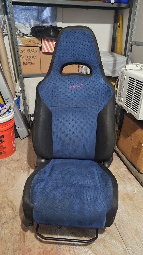 Subaru STI Seats