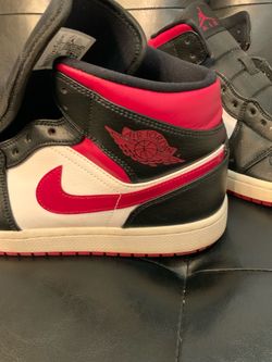 Jordan 1 Mid Bred Toe Men's size 9.5