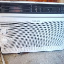This item is a Toshiba 5,000 BTU 115V window air conditioner. 