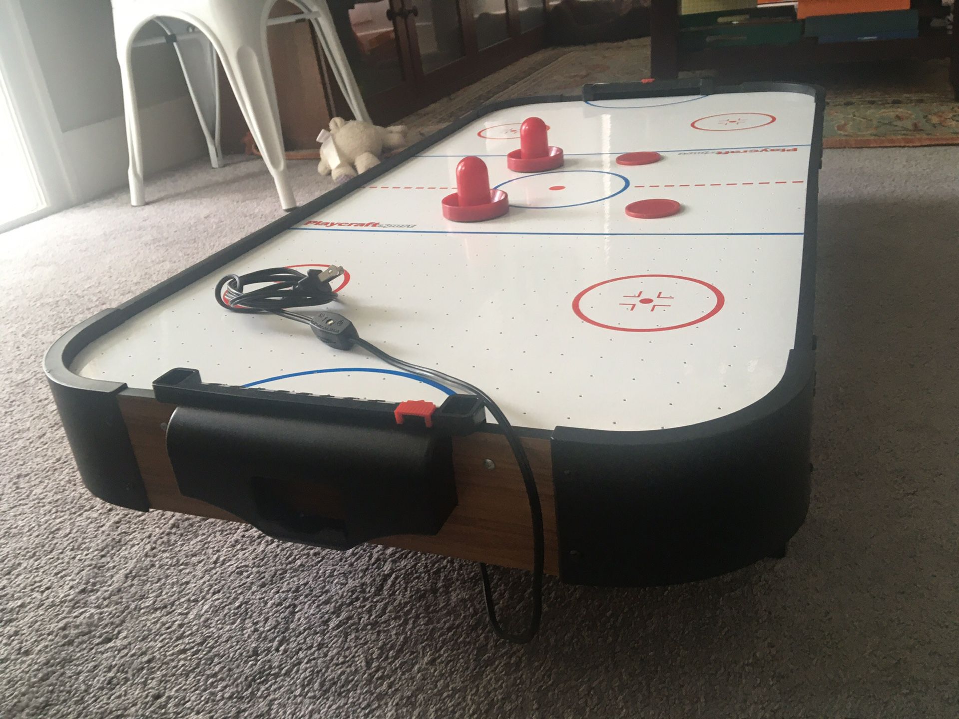 Kid’s air hockey table