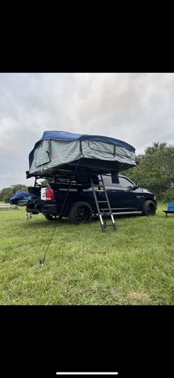 Vagabond XL Rooftop Tent with Annex & Universal Overland Rack