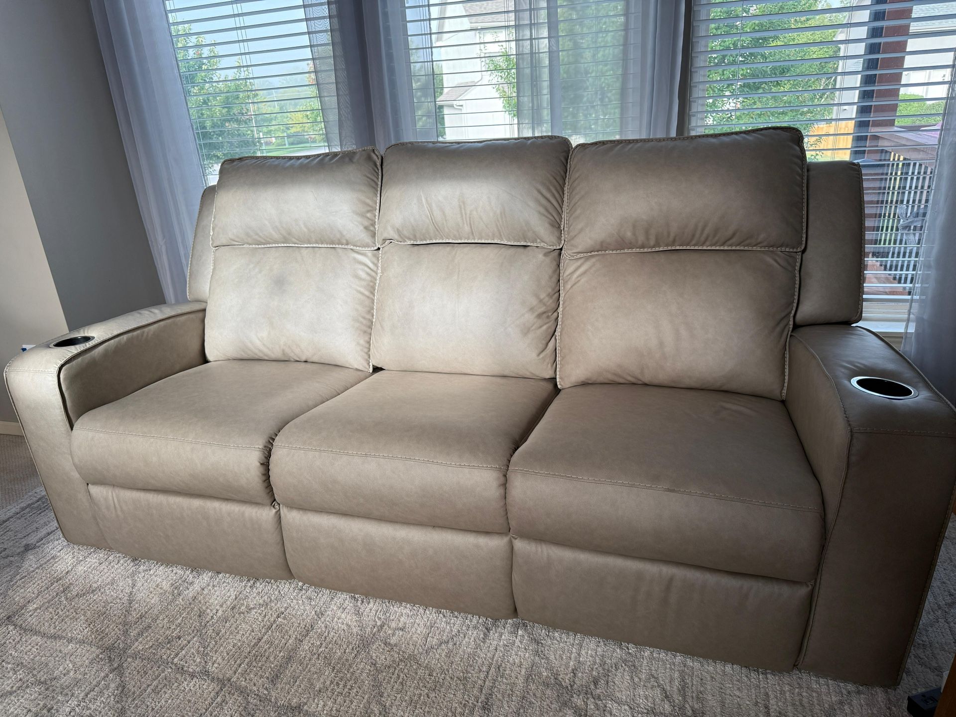 MOVING SALE! Ashley’s Lavenhorne Manual Reclining Sofa with Drop Down Table