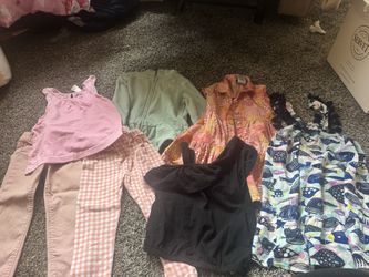 Toddler girl 2t /3t 30 Pieces