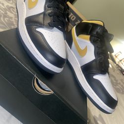 Air Jordan 1 Mid Black