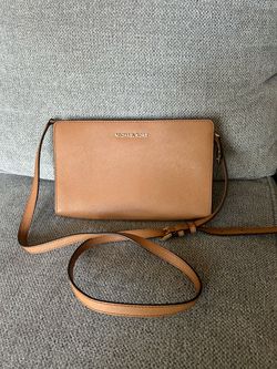 Michael Kors Large Jet Set Crossbody Clutch- Acorn