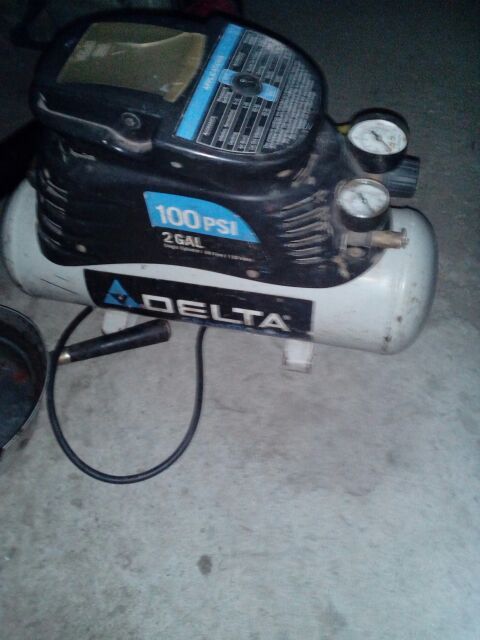 Delta Shop Master 100 psi 2 Gallon Air Compressor Cp200-1