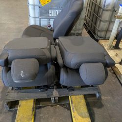 Kia Carnival Driver & Second Row Seats for Sale