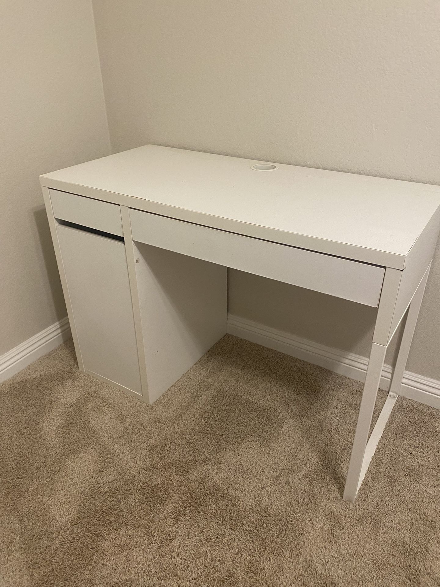 White Desk